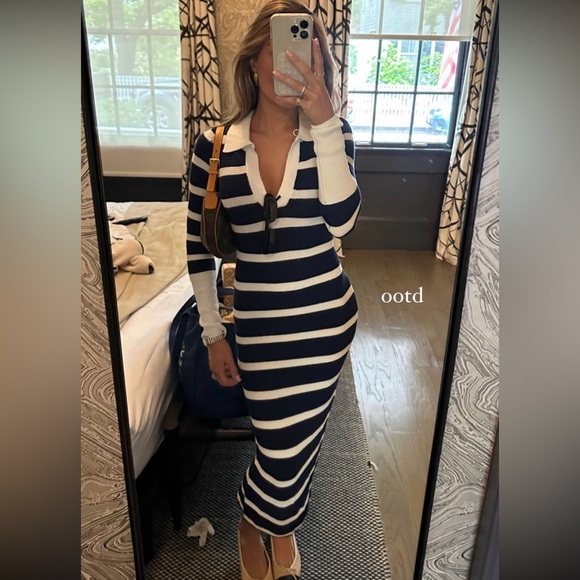 L'Academie Dresses & Skirts - Arlie Striped Midi Knit Dress in Navy & White
L'Academie